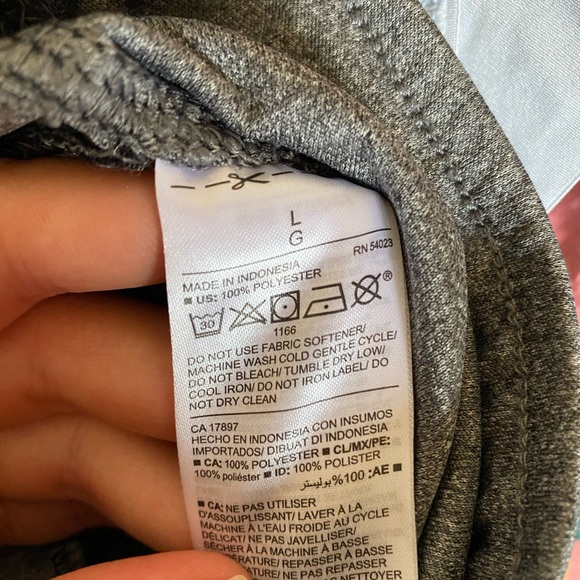 Old Navy Active Shorts - Picture 8 of 8